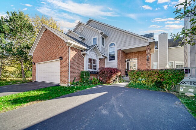 Building Photo - 436 W Parkside Dr