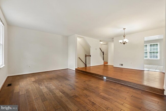 Building Photo - 3908 Ferrara Dr