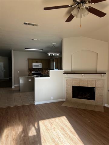 Building Photo - 1223 Periwinkle Dr