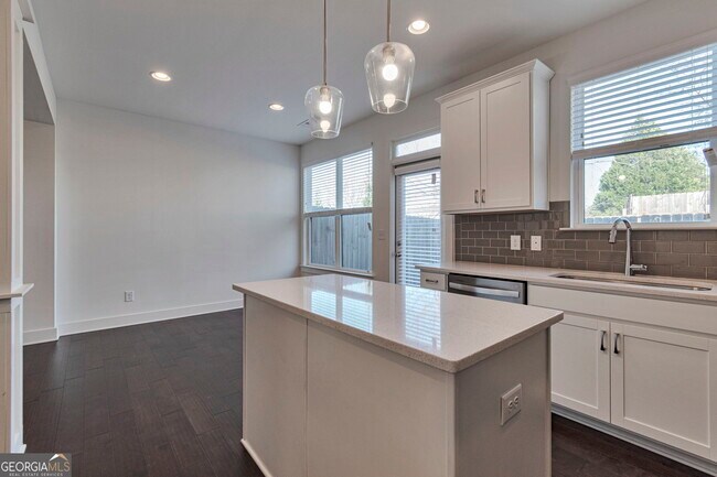 Building Photo - 108 Cannondale Dr