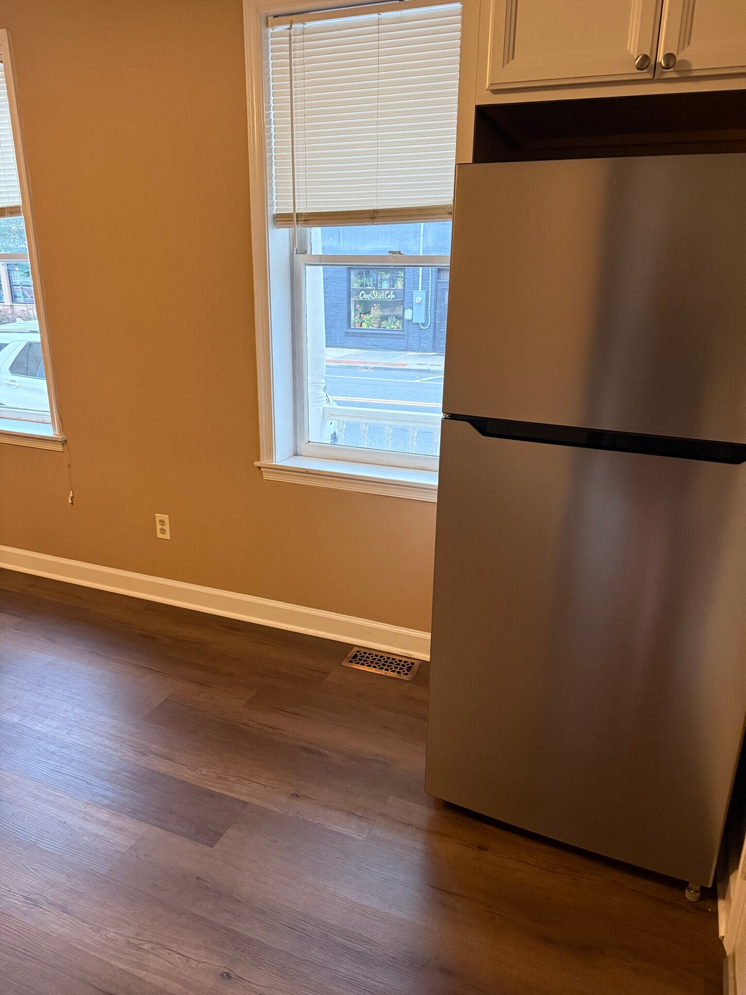 Building Photo - 210 N Kent St