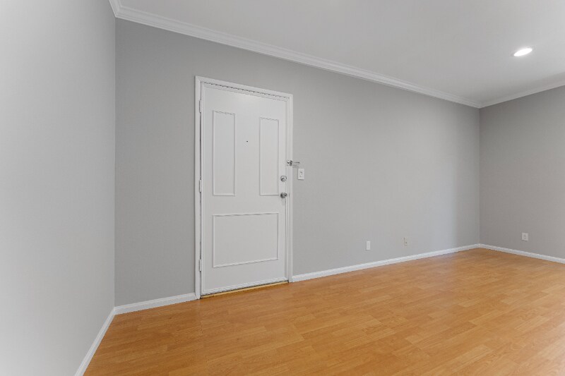 Building Photo - 5414 Newcastle Ave