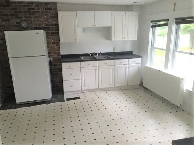 Building Photo - 83 Park St