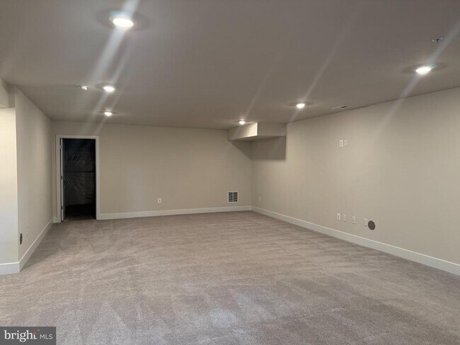 Building Photo - 1407 Pinkerton St