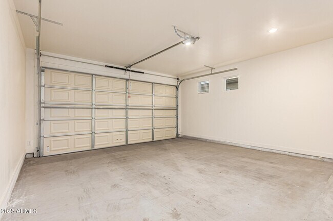 Building Photo - 133 W Latona Rd