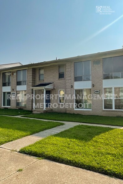 Building Photo - 22148 Dante St