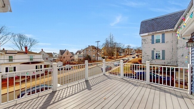 Building Photo - 48 Rockwell St