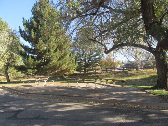Building Photo - Cute 2 Bedroom 2.5 Bath Townhome in Cherry Creek Schools, 2 Reserved Parking Spots, Great Locatio...