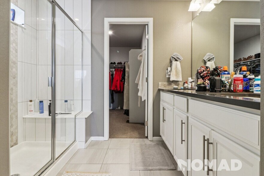 Building Photo - 15993 E Otero Cir