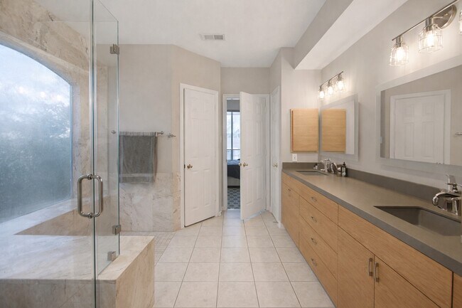 Building Photo - 3803 Shadow Royal Dr