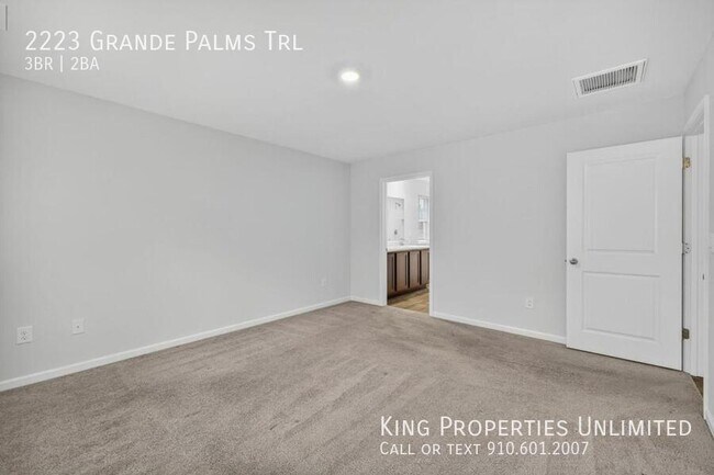 Building Photo - 2223 Grande Palms Trl