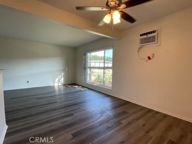 Building Photo - 1811 W Sallie Ln