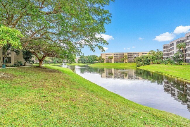 Building Photo - 1885 Palm Cove Blvd