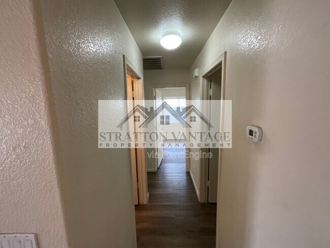 Building Photo - 2643 S 84th Gln