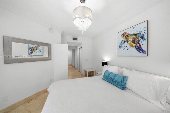 Building Photo - 4775 Collins Ave