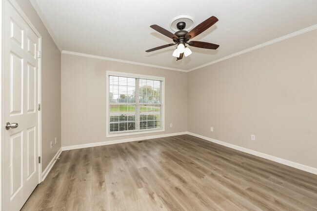 Building Photo - 3013 Candlelite Dr