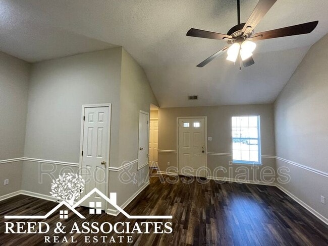 Building Photo - 6823 Meadow Chase Ln