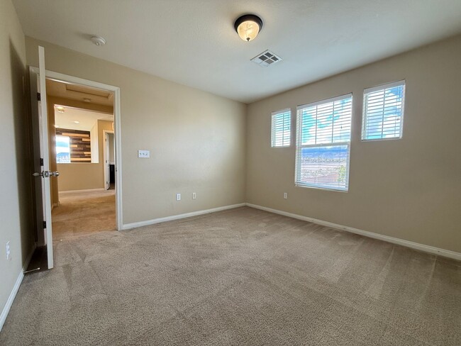 Building Photo - 9172 Domina Royal St