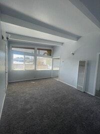 Building Photo - New renovated home