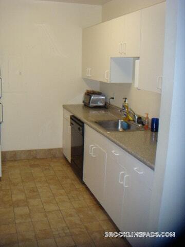 Building Photo - 4 Davis Ave