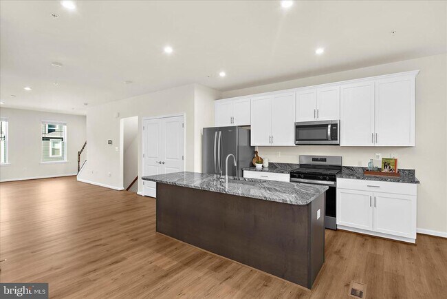 Building Photo - 1110 Thomas Trl