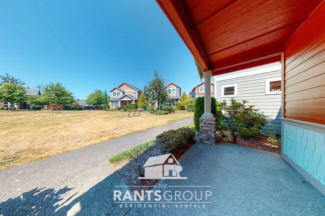 Building Photo - Fantastic Puyallup Neighborhood! Easy Comm...