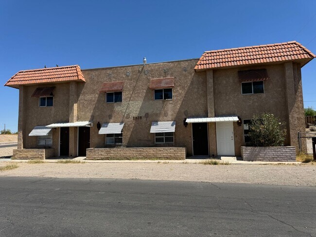 Building Photo - MOVE IN SPECIAL FIRST MONTH $1 2BD/1.5BA Two-Story Condo – Bullhead City | $1,150/Month