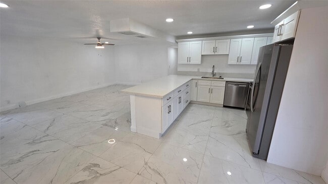 Building Photo - 5332 NW 18th St