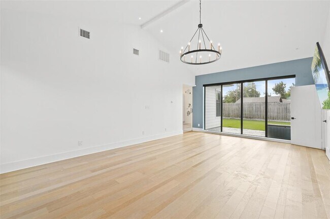 Building Photo - 2703 Tannehill Dr