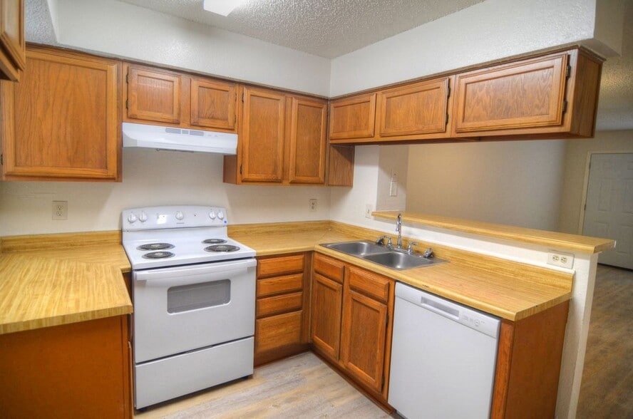 Building Photo - 9451 Olde Village Ct