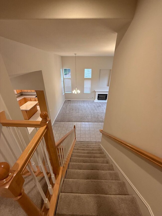 Building Photo - Spacious 4 Bedroom Home for Rent in Desirable Fountain Grove