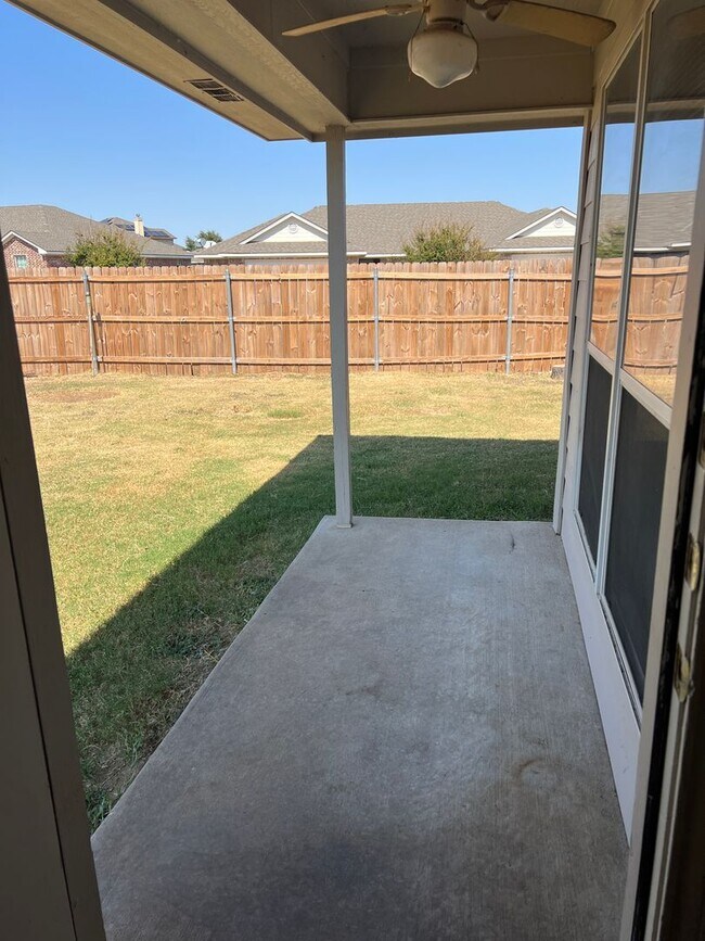 Building Photo - Cougar Ridge III Duplex