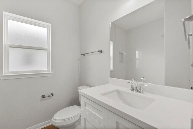 Building Photo - 2607 Randolph Rd