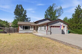 Building Photo - 931 Mountain View