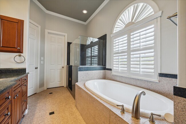 Building Photo - 2943 Brompton Square Dr