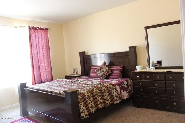 Building Photo - Beautiful 5 bed 3 bath home in Ocotillo Waters