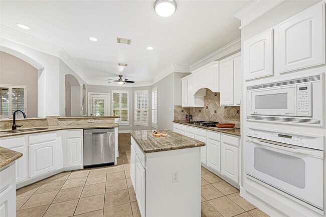 Building Photo - 8619 Arranmore Ln