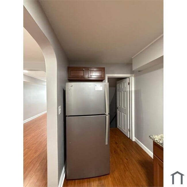 Building Photo - 3 Bedroom Housing Voucher Accepted