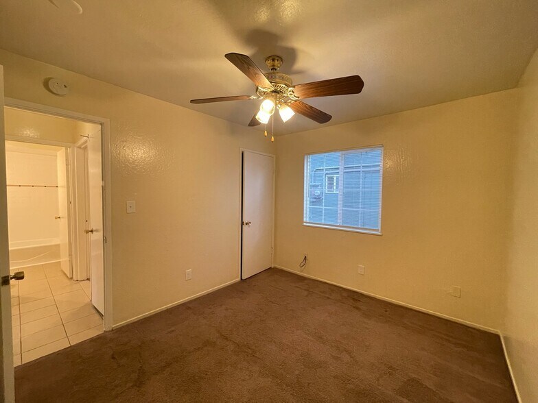 Building Photo - 630-644 Lincoln Rd E