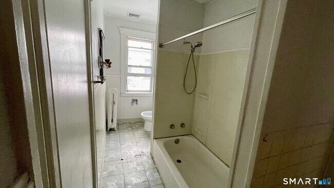 Building Photo - 58 E Pearl St