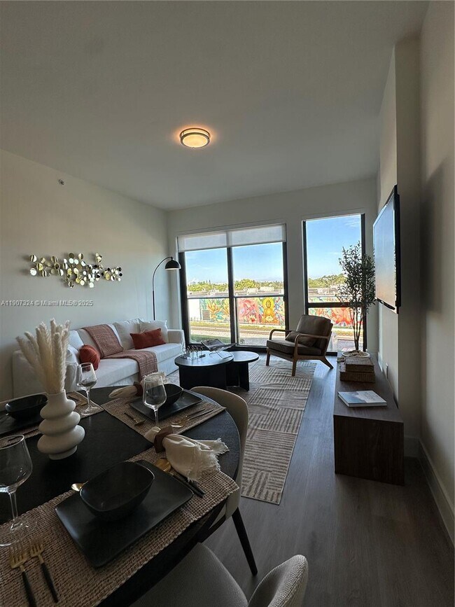 Building Photo - 3801 N Dixie Hwy