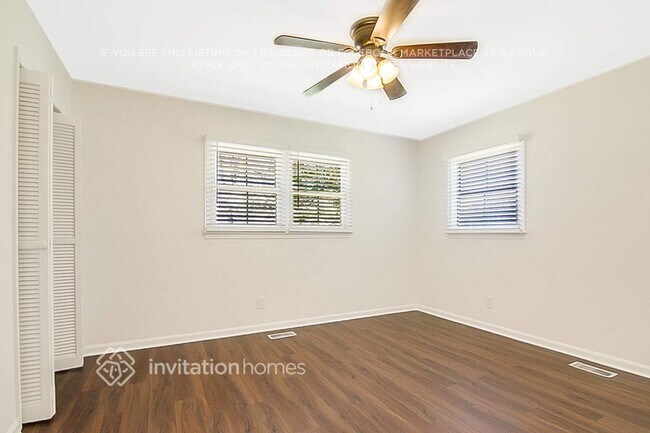Building Photo - 232 Sandlewood Dr