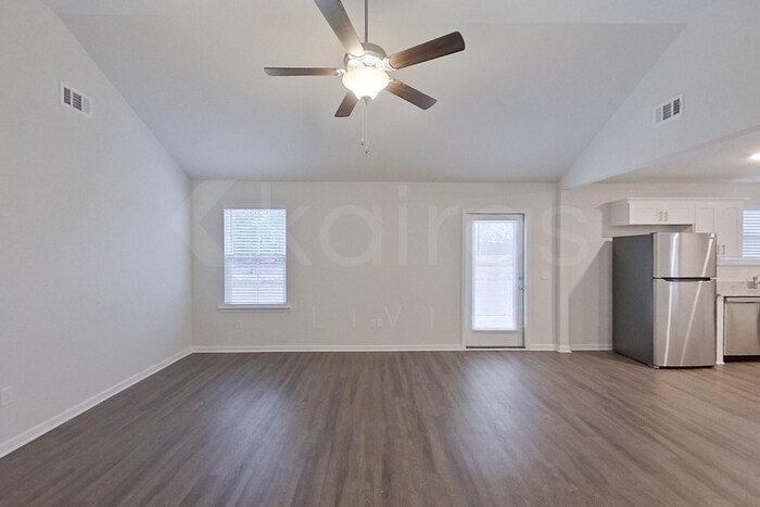 Building Photo - 114 Western Red Cedar Dr