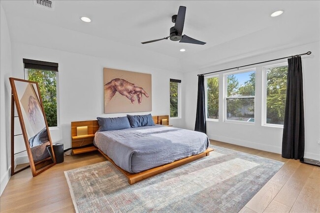 Building Photo - 4201 Clawson Rd