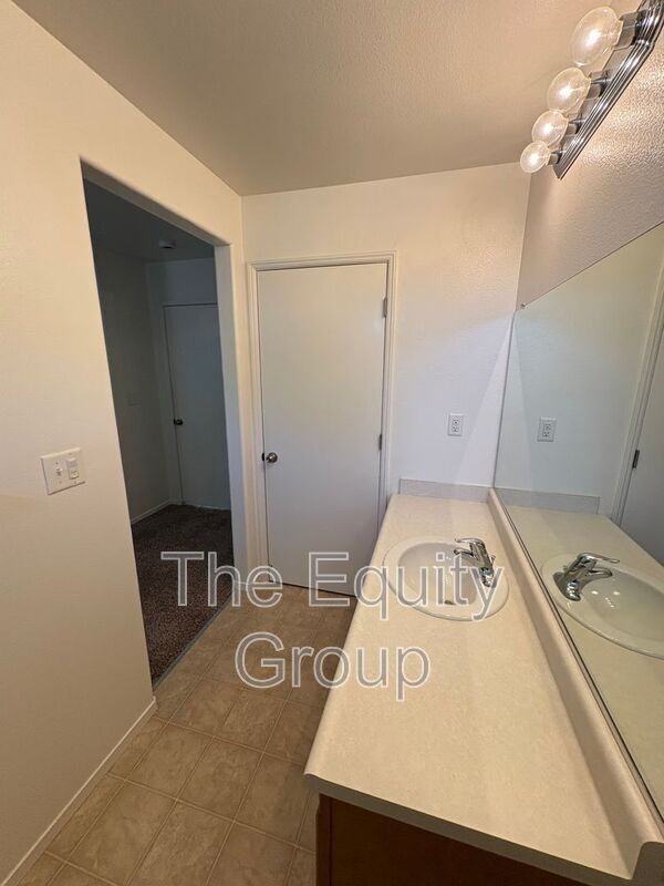 Building Photo - 4247 S Cindy Ct