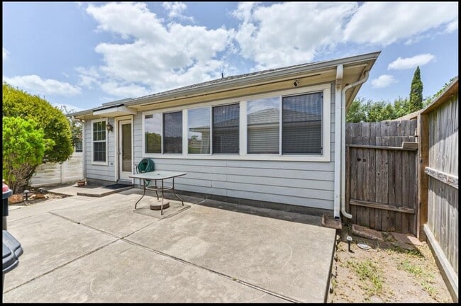 Building Photo - 19403 Wann Park Dr