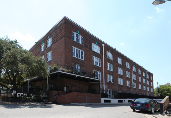 Primary Photo - Dakota Lofts Apartments