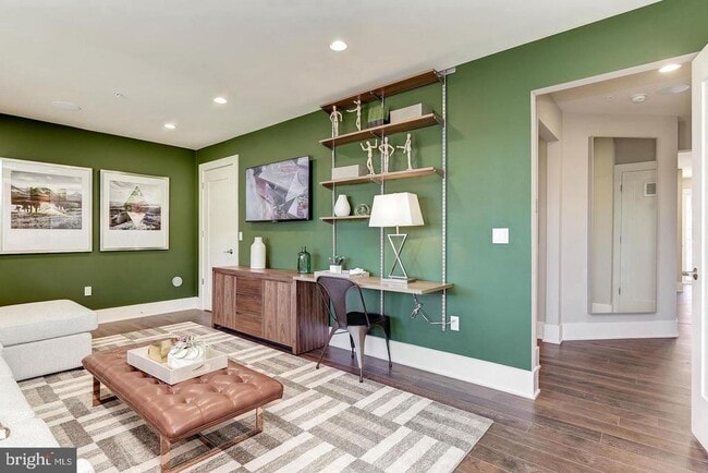 Building Photo - 5318 Merriam St