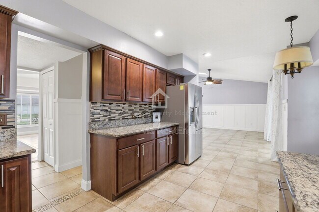 Building Photo - 6018 Brookhill Cir