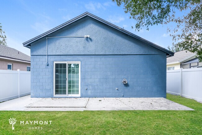 Building Photo - 1318 Oak Grove Ct